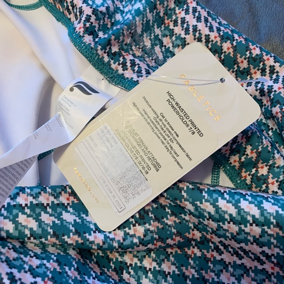 NWT 1X High Waisted FABLETICS Printed PowerHold Leggings - Picture 5 of 11